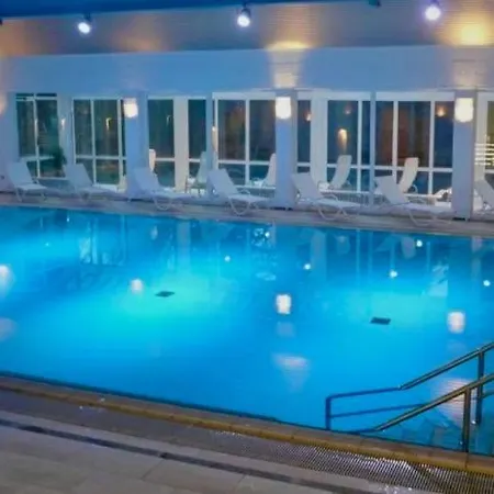 Luxus In Inkl Wellness Pool Und Bergbahnen