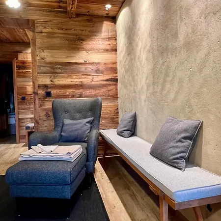Luxus In Inkl Wellness Pool Und Bergbahnen